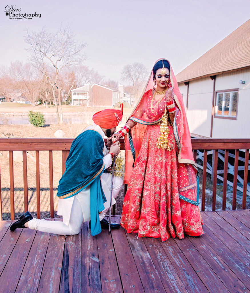 Punjabi wedding/Sikh wedding | Indian wedding couple photography, Punjabi  wedding couple, Indian wedding photography poses